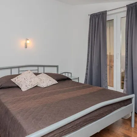 Barbara 5 By Guide Апартаменты