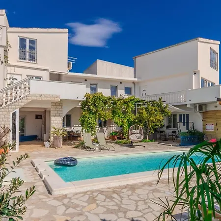 Barbara 5 By Guide Трибунь